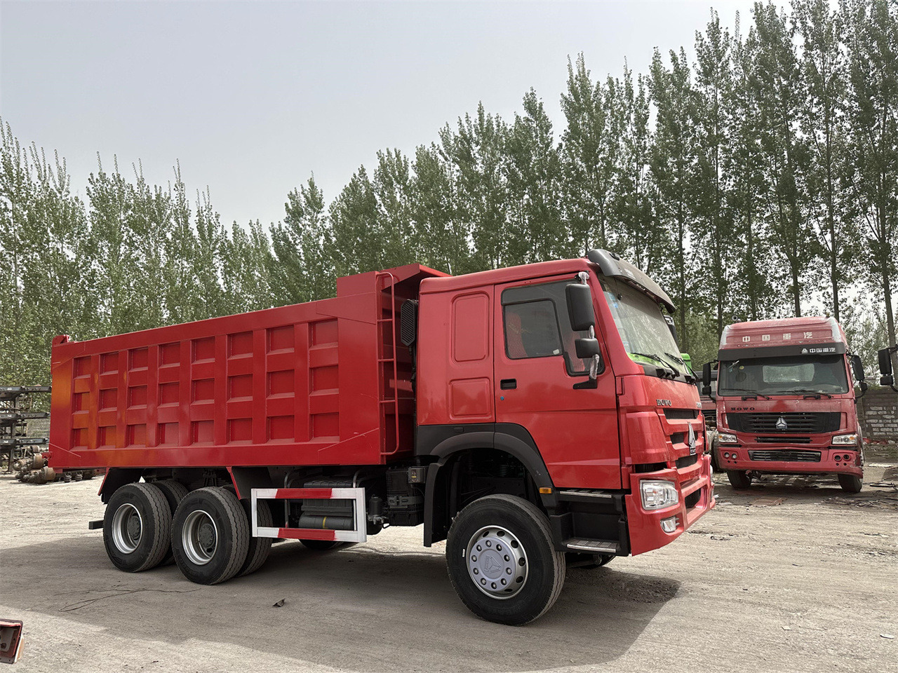 SINOTRUK Howo Dump truck 371 - Camião basculante: foto 1 SINOTRUK Howo Dump truck 371 - Camião basculante: foto 1