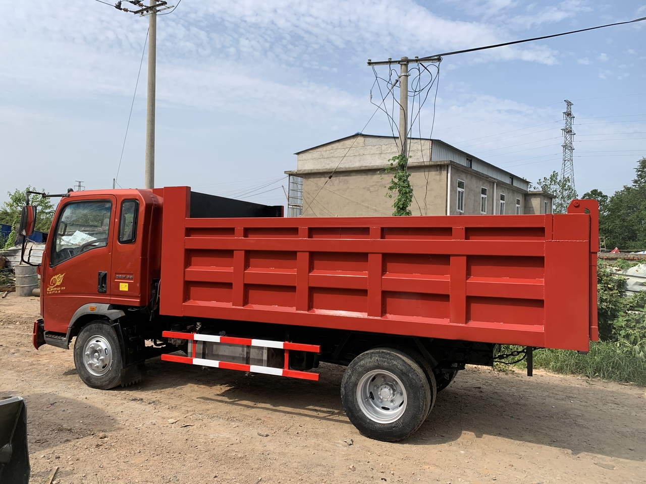 SINOTRUK Howo Dump truck 4x2 - Camião basculante: foto 4 SINOTRUK Howo Dump truck 4x2 - Camião basculante: foto 4