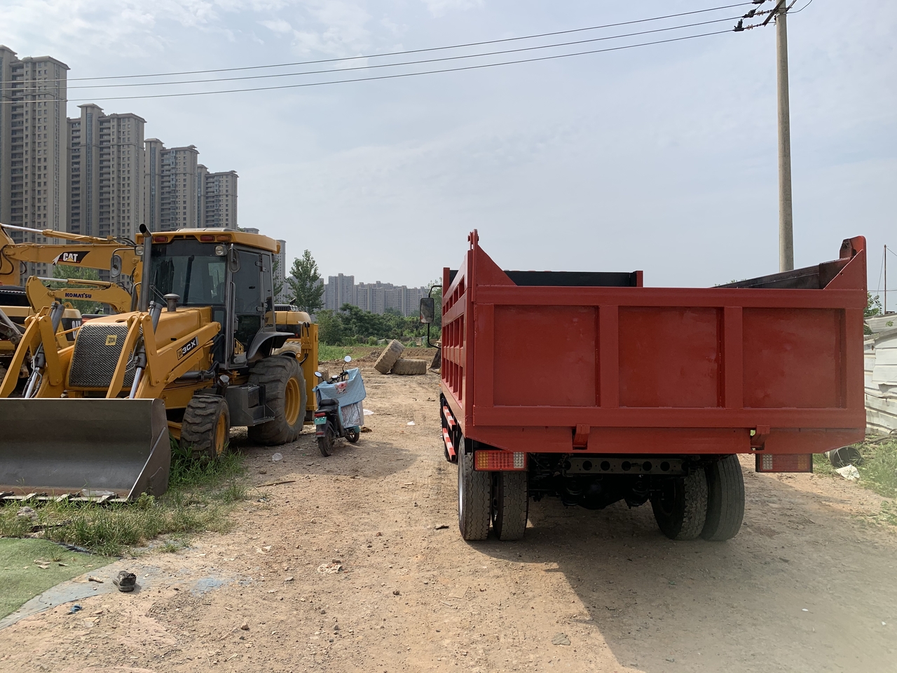 SINOTRUK Howo Dump truck 4x2 - Camião basculante: foto 5 SINOTRUK Howo Dump truck 4x2 - Camião basculante: foto 5