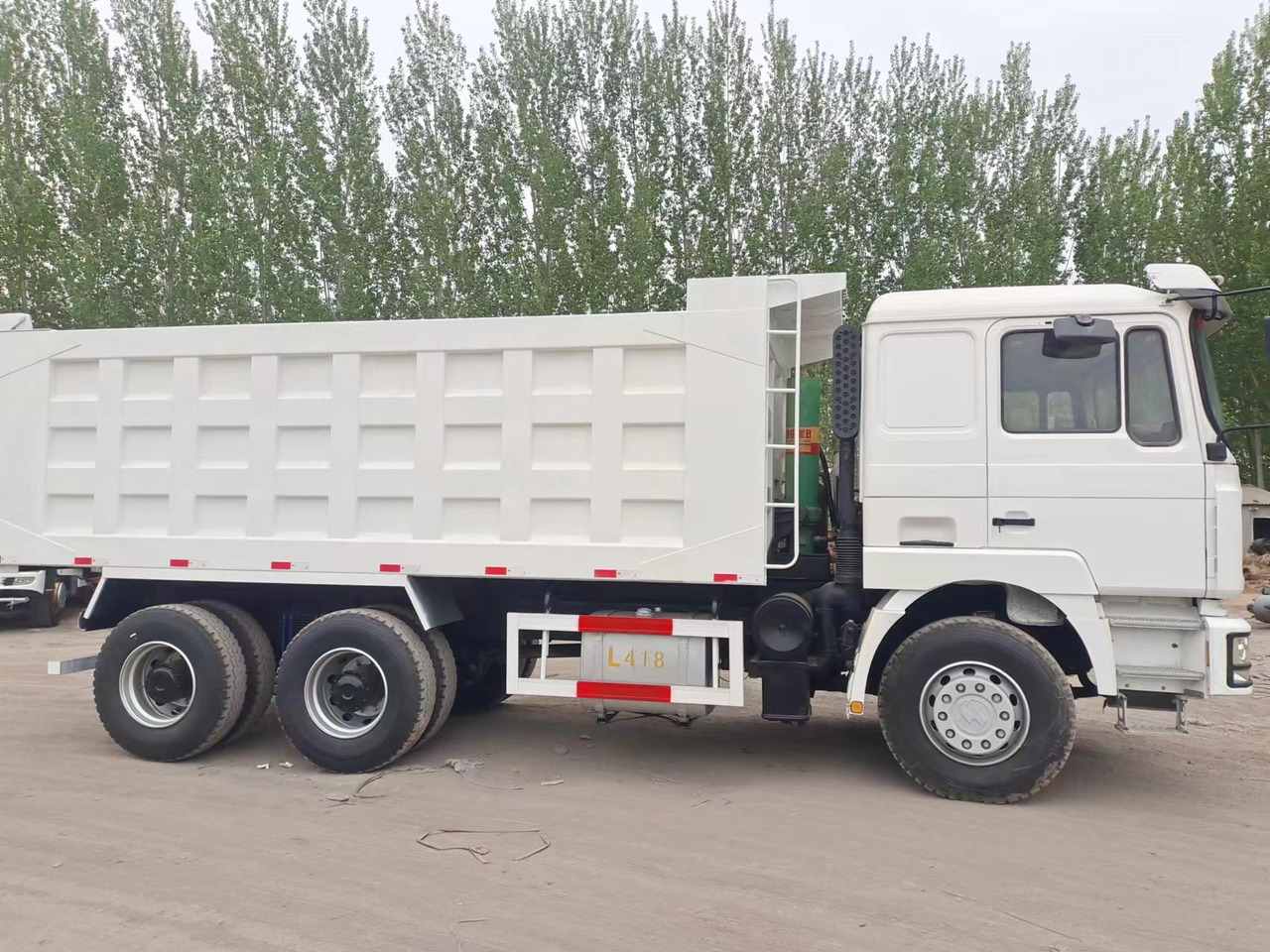Shacman F3000 Dump Truck - Camião basculante: foto 4 Shacman F3000 Dump Truck - Camião basculante: foto 4