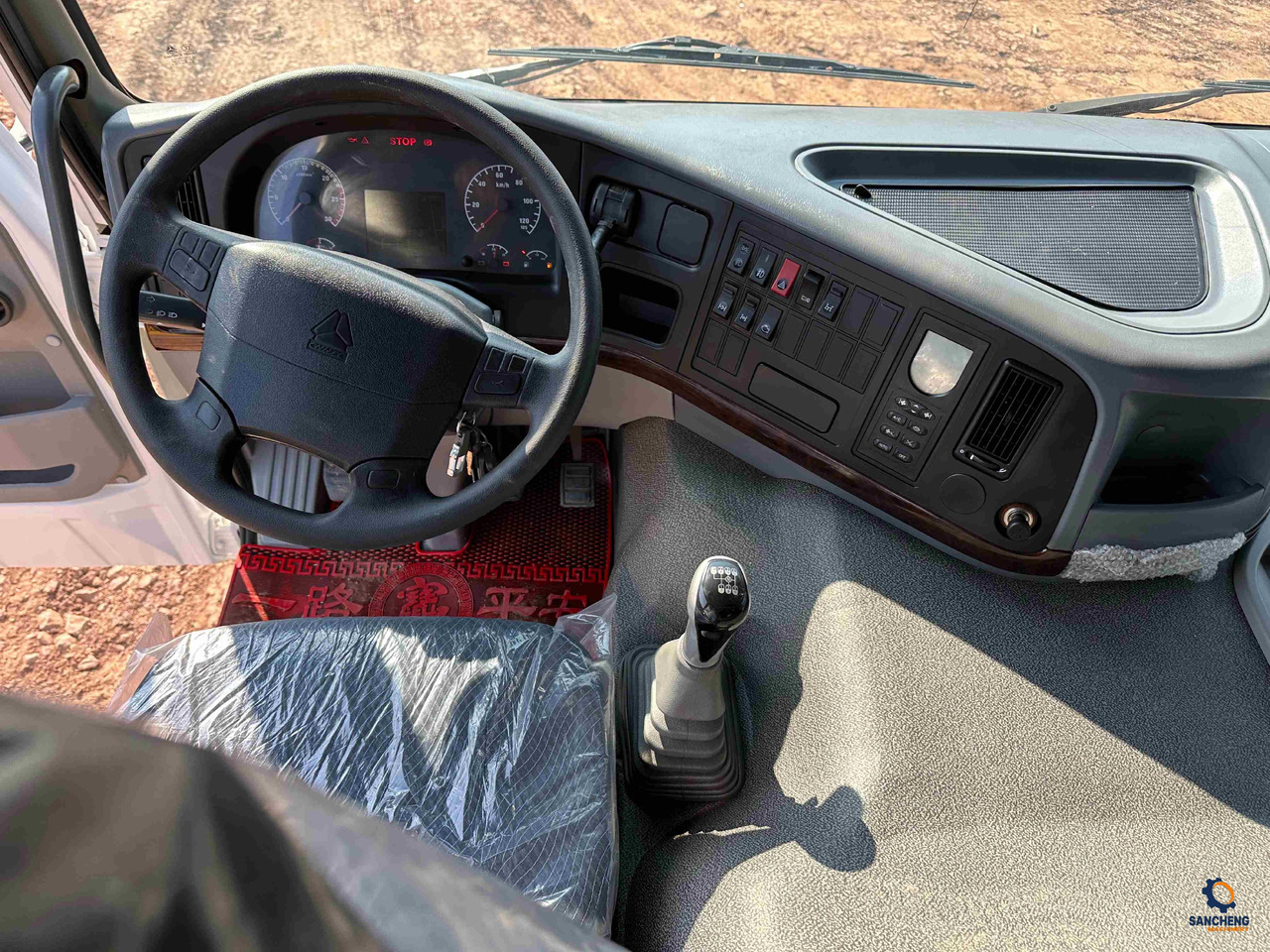 Camião basculante Sinotruk HOWO 400HP With Bumper 6X4: foto 14 Camião basculante Sinotruk HOWO 400HP With Bumper 6X4: foto 14