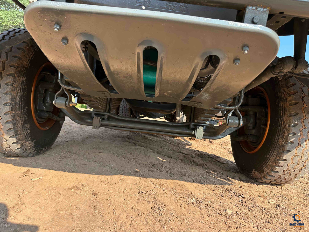 Camião basculante Sinotruk HOWO 400HP With Bumper 6X4: foto 12 Camião basculante Sinotruk HOWO 400HP With Bumper 6X4: foto 12