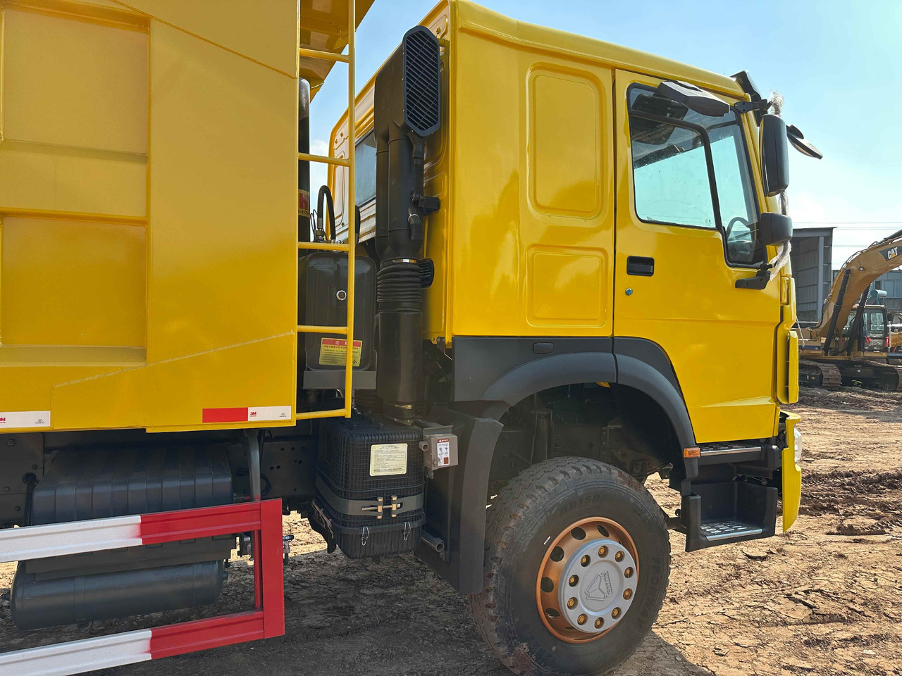 Camião basculante Sinotruk HOWO 400hp 6X4: foto 9