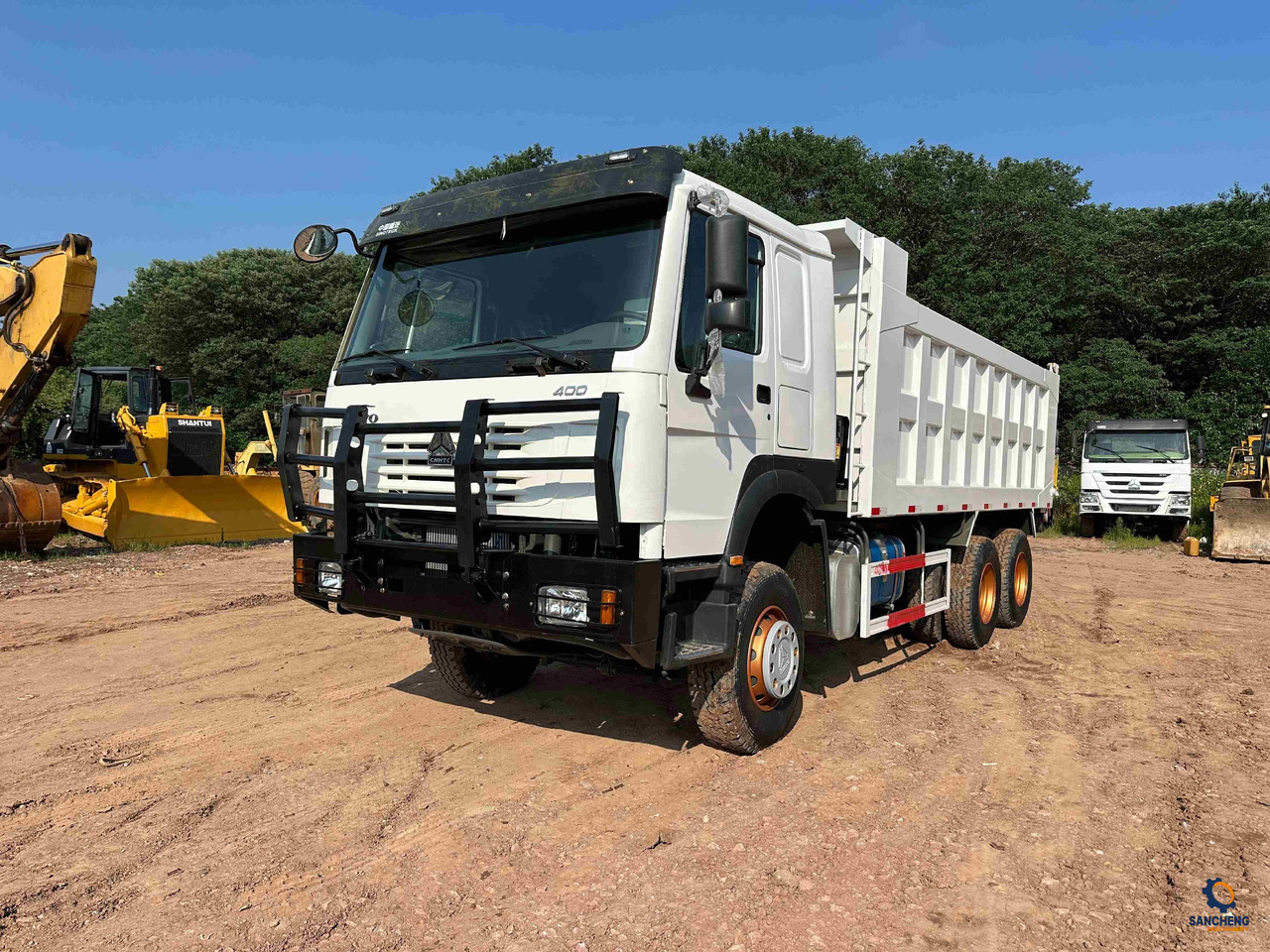 Sintruk HOWO 400hp 6X4 - Camião basculante: foto 2 Sintruk HOWO 400hp 6X4 - Camião basculante: foto 2