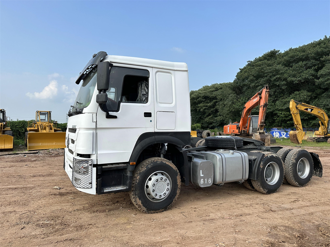SINOTRUK HOWO 371 Tractor 6X4 - Tractor: foto 3 SINOTRUK HOWO 371 Tractor 6X4 - Tractor: foto 3