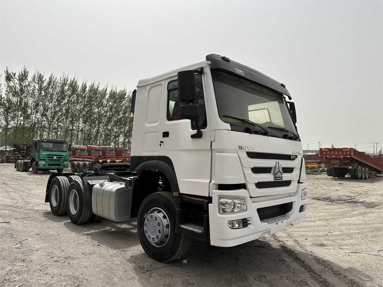 SINOTRUK Howo 371 Truck Head - Tractor: foto 1 SINOTRUK Howo 371 Truck Head - Tractor: foto 1