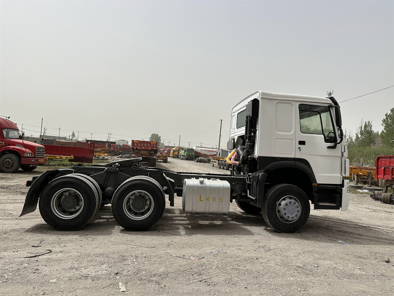SINOTRUK Howo 371 Truck Head - Tractor: foto 3 SINOTRUK Howo 371 Truck Head - Tractor: foto 3