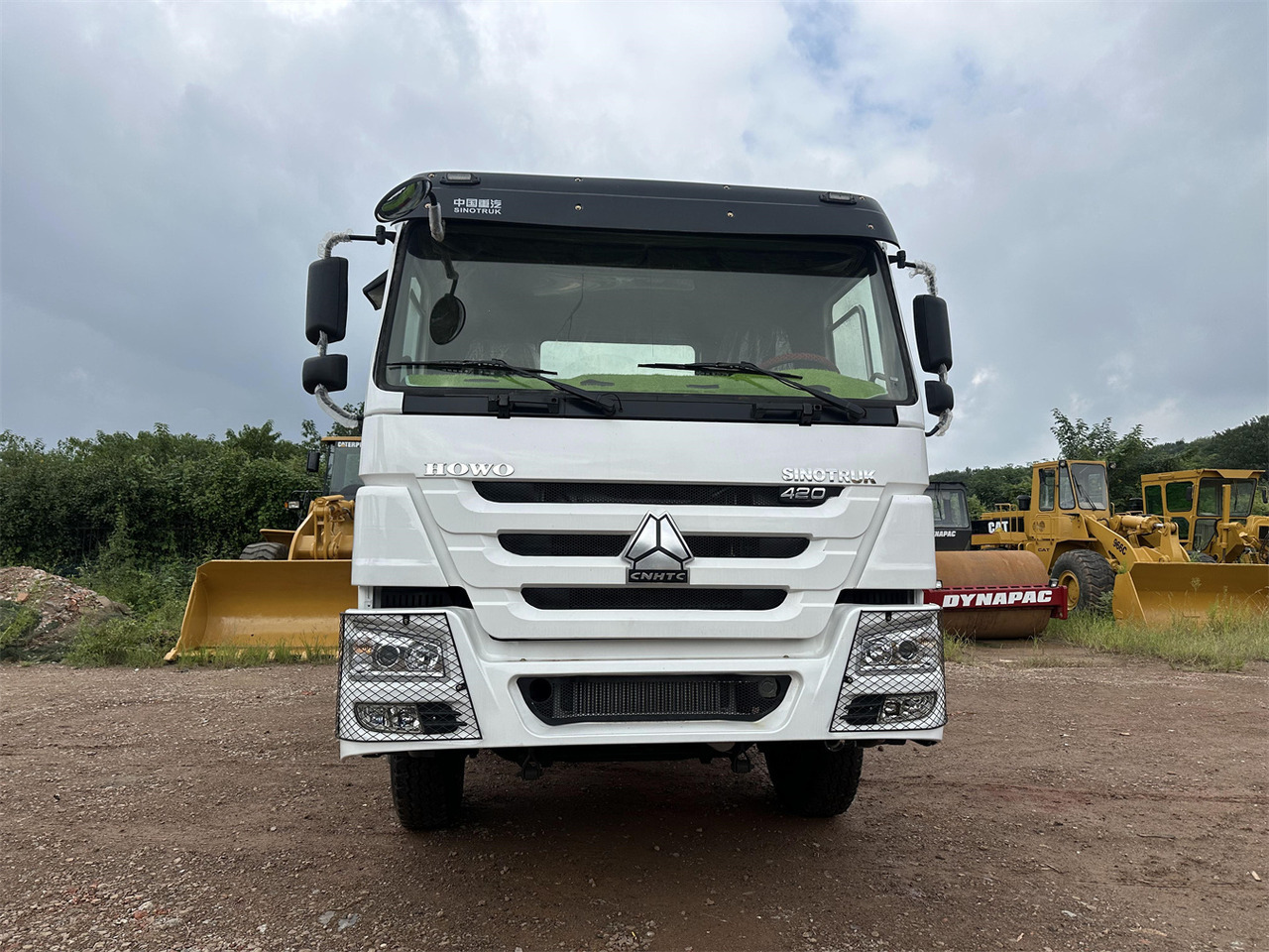 SINOTRUK Howo tractor unit 420hp - Tractor: foto 4 SINOTRUK Howo tractor unit 420hp - Tractor: foto 4