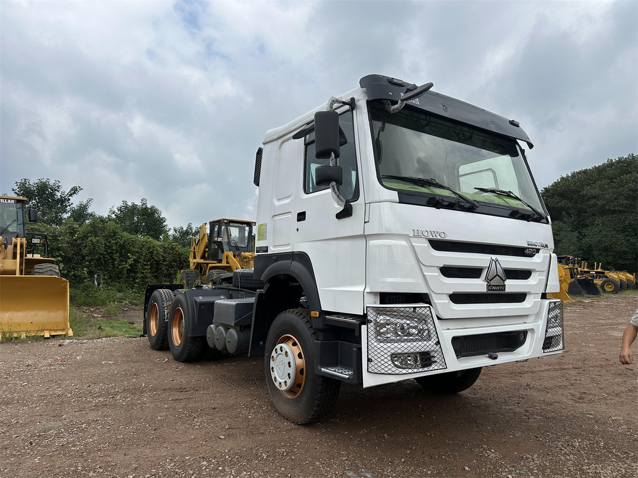 SINOTRUK Howo tractor unit 420hp - Tractor: foto 1 SINOTRUK Howo tractor unit 420hp - Tractor: foto 1