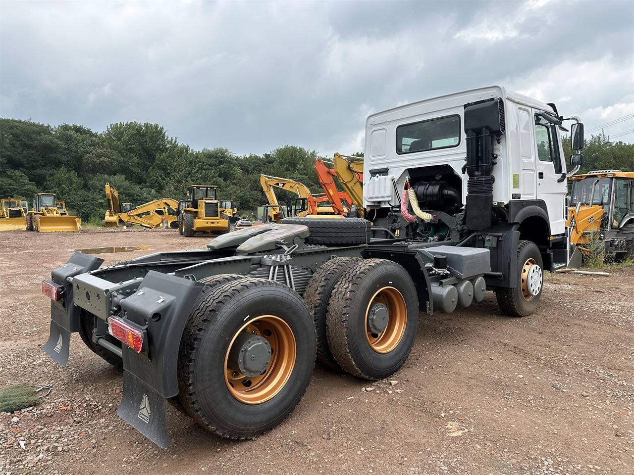 SINOTRUK Howo tractor unit 420hp - Tractor: foto 4 SINOTRUK Howo tractor unit 420hp - Tractor: foto 4