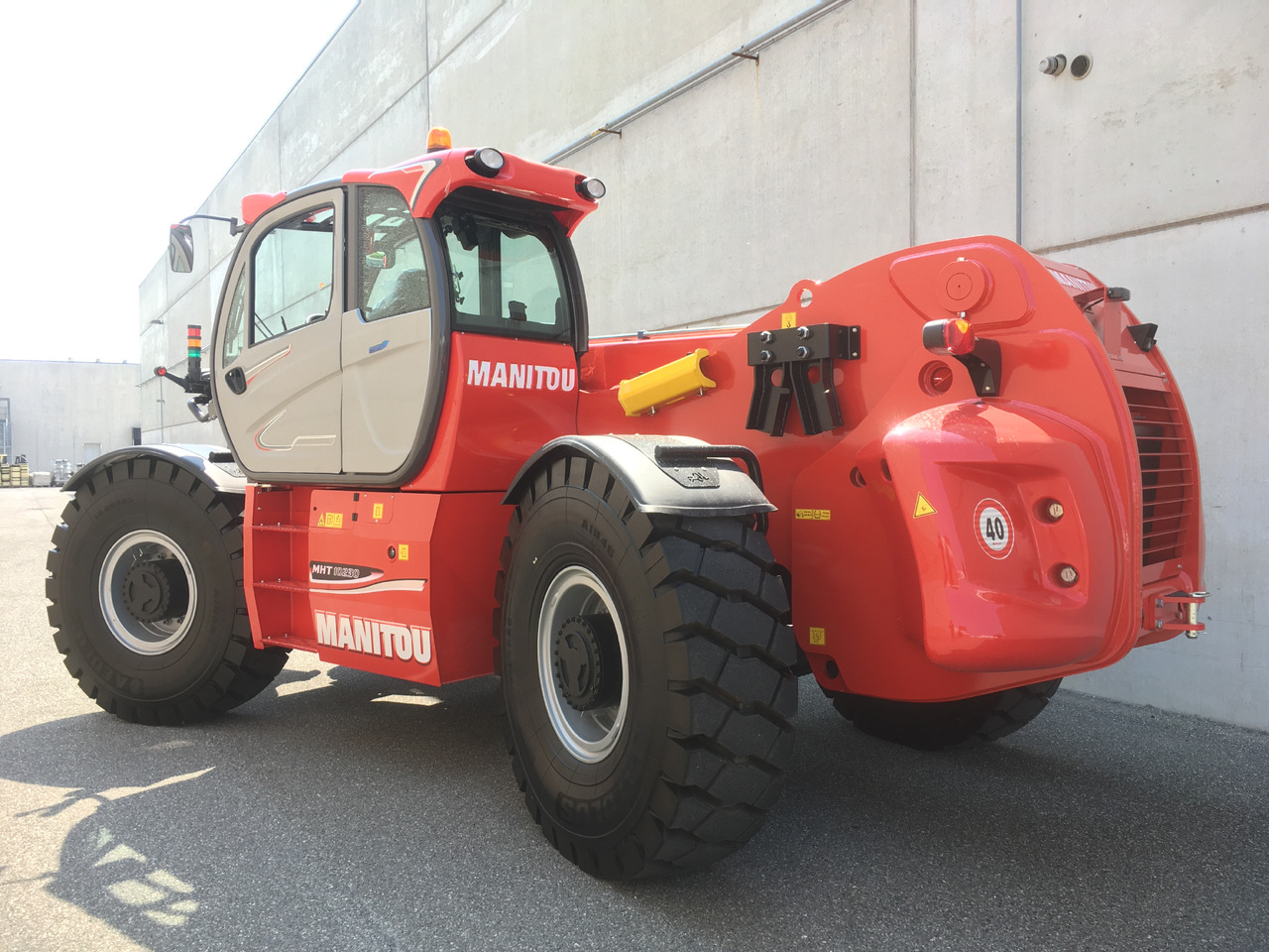 MANITOU MHT 10230 ST4 - 2018 - Empilhador telescópico: foto 2 MANITOU MHT 10230 ST4 - 2018 - Empilhador telescópico: foto 2