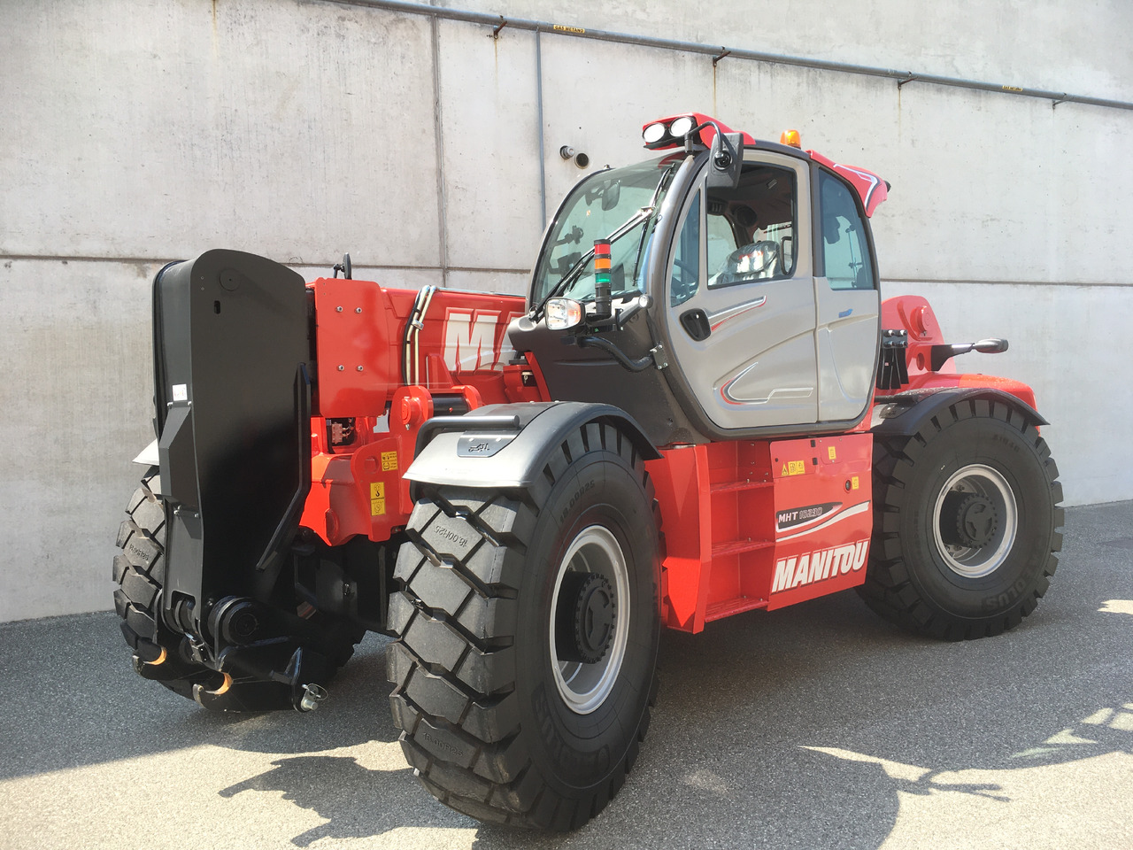 MANITOU MHT 10230 ST4 - 2018 - Empilhador telescópico: foto 1 MANITOU MHT 10230 ST4 - 2018 - Empilhador telescópico: foto 1