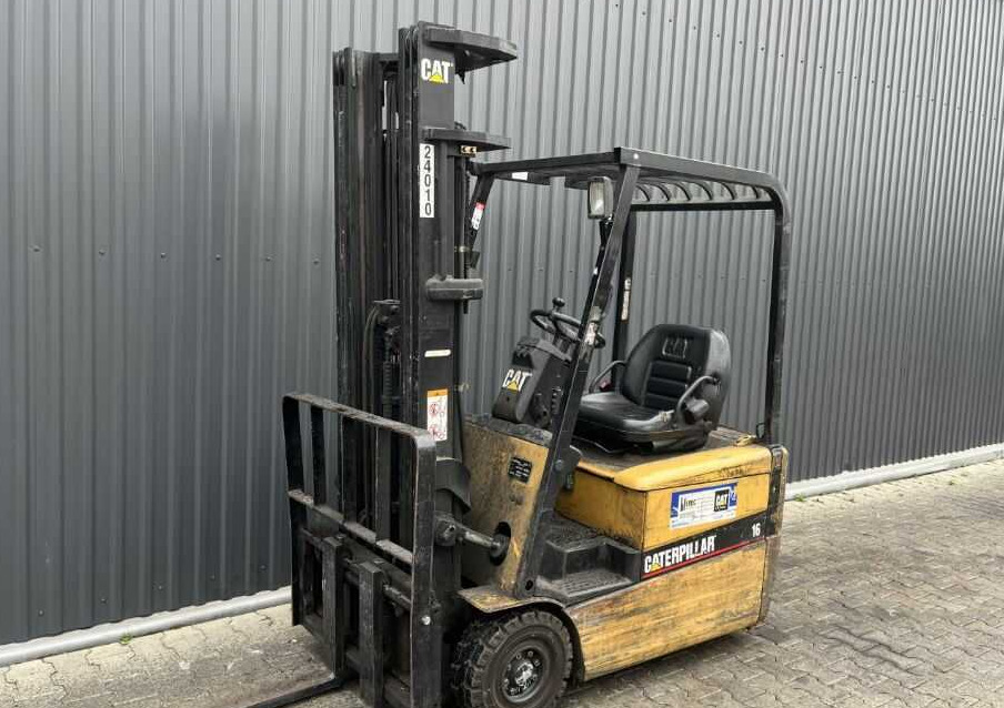 CAT Lift Trucks EP16KT - Empilhador elétrico: foto 1 CAT Lift Trucks EP16KT - Empilhador elétrico: foto 1