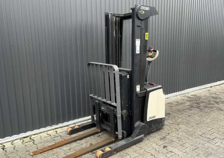 Crown SHR5520-1.13 - Stacker: foto 1 Crown SHR5520-1.13 - Stacker: foto 1