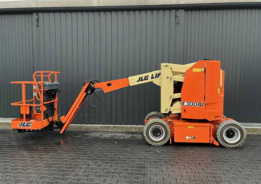 JLG E300AJ - Plataforma articulada: foto 2 JLG E300AJ - Plataforma articulada: foto 2