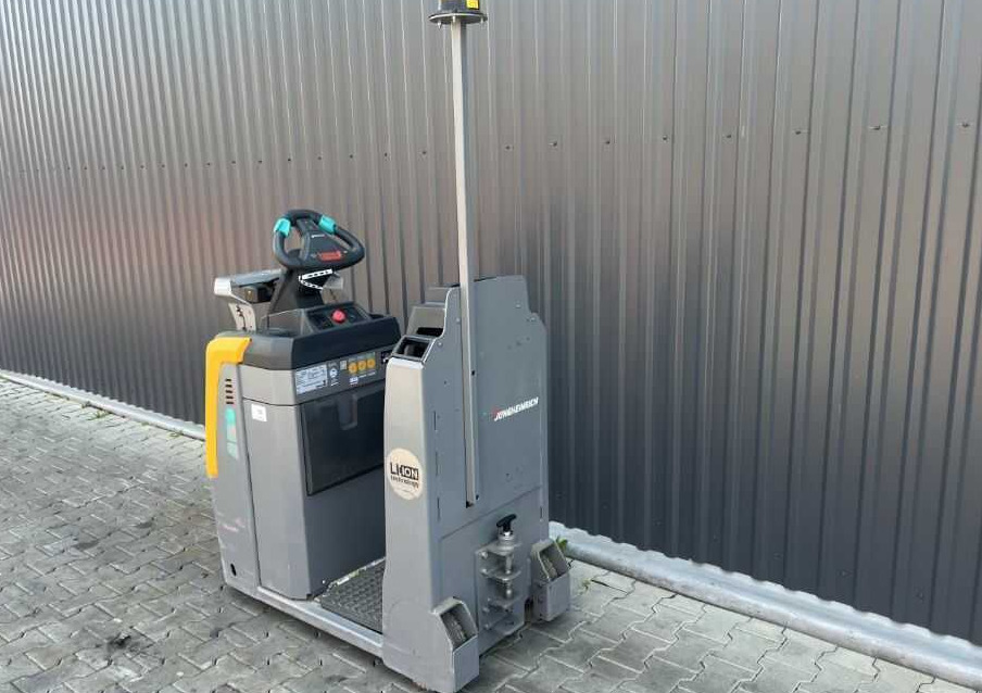 Jungheinrich EZS130 - Trator elétrics: foto 3 Jungheinrich EZS130 - Trator elétrics: foto 3