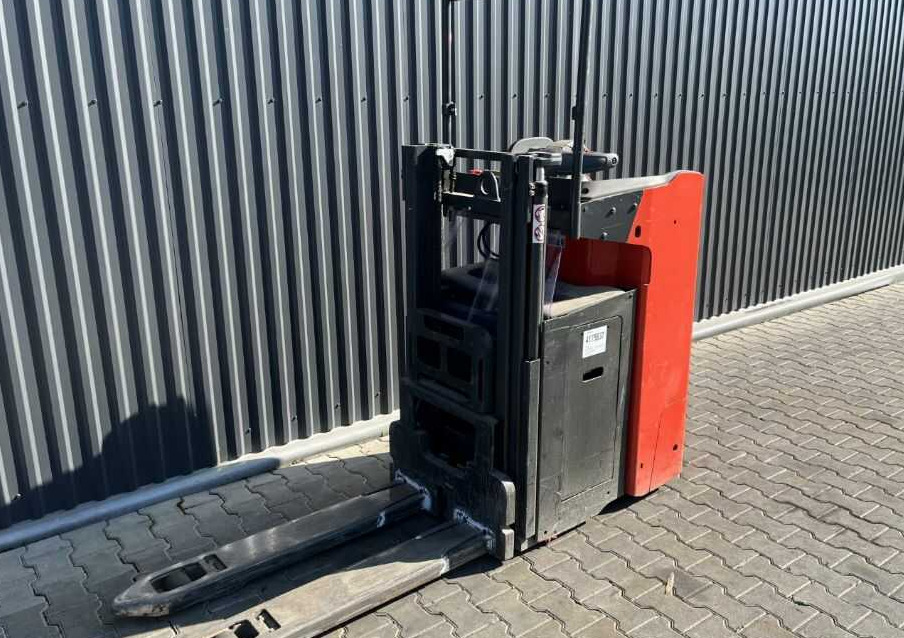 Linde D12SF - Stacker: foto 1 Linde D12SF - Stacker: foto 1