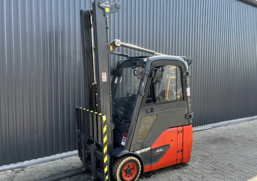 Linde E15-02 - Empilhador elétrico: foto 1 Linde E15-02 - Empilhador elétrico: foto 1