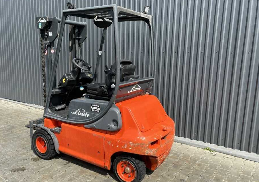 Linde E20P-02 - Empilhador elétrico: foto 3 Linde E20P-02 - Empilhador elétrico: foto 3