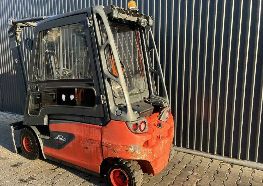 Linde E30L-01 - Empilhador elétrico: foto 3 Linde E30L-01 - Empilhador elétrico: foto 3