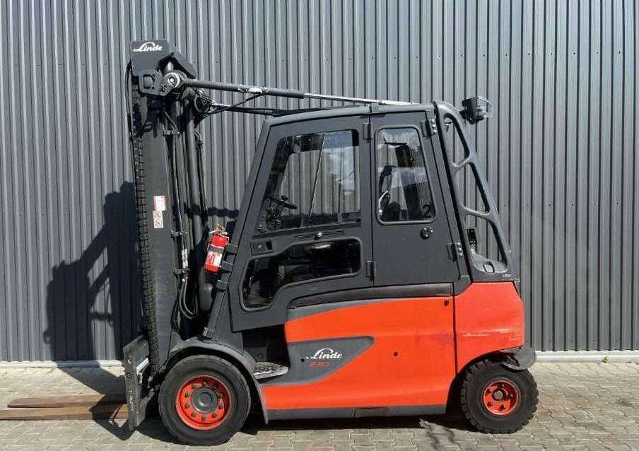 Linde E50HL-01 - Empilhador elétrico: foto 2 Linde E50HL-01 - Empilhador elétrico: foto 2