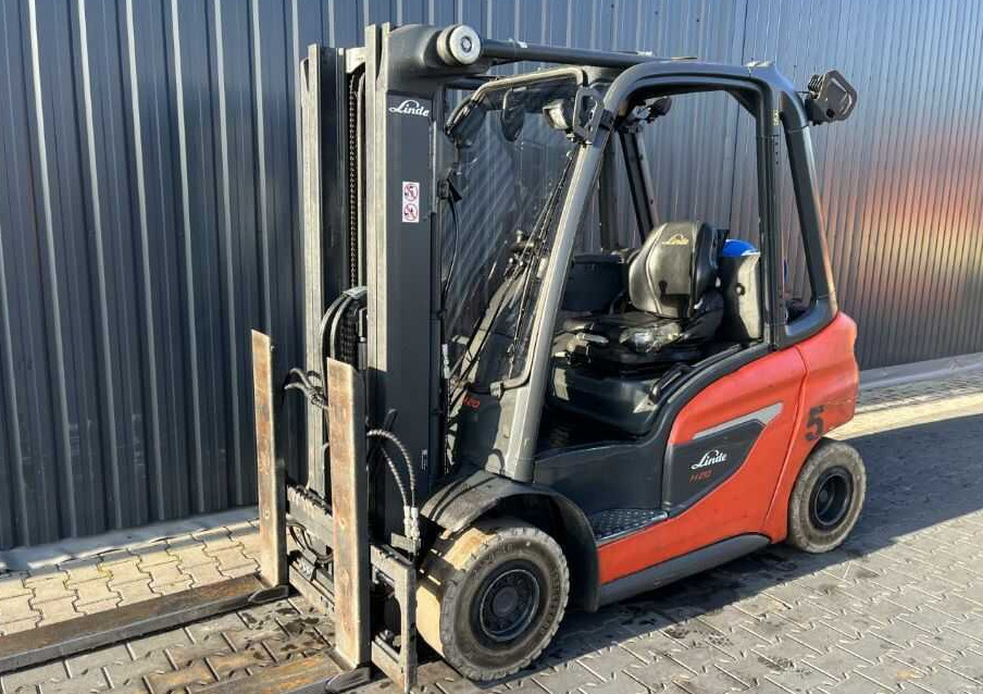 Linde H20T-01/600 - Empilhador a gás: foto 1 Linde H20T-01/600 - Empilhador a gás: foto 1