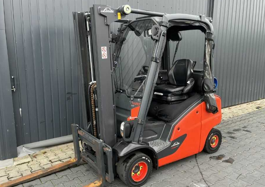 Linde H20T-01 - Empilhador a gás: foto 1 Linde H20T-01 - Empilhador a gás: foto 1