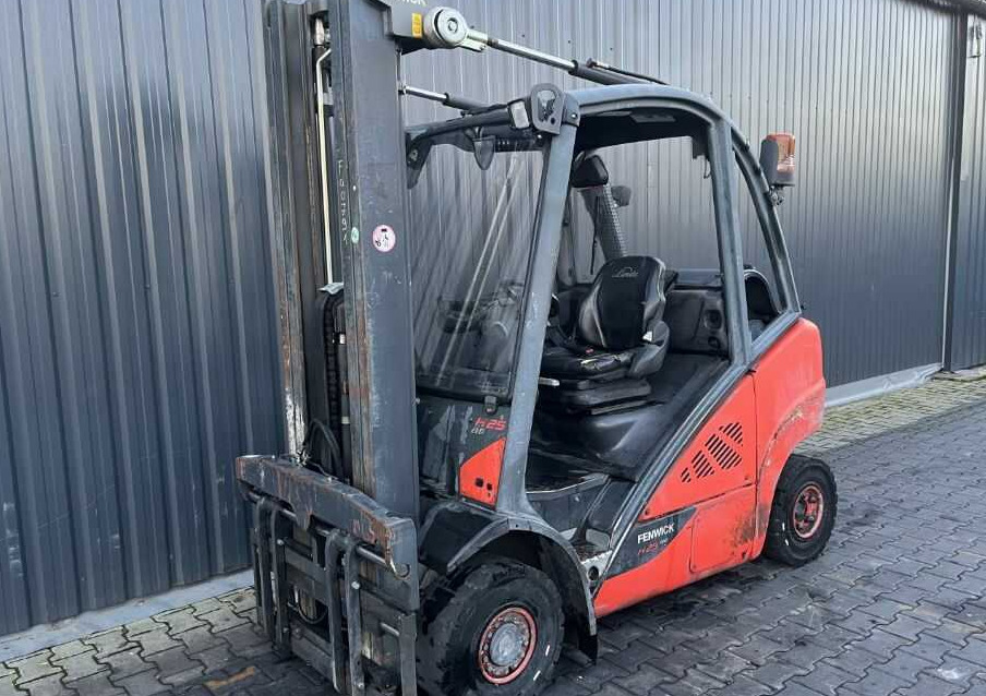 Linde H25T-01 - Empilhador a gás: foto 1 Linde H25T-01 - Empilhador a gás: foto 1