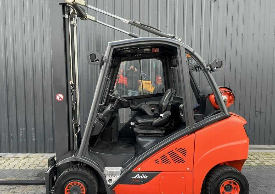 Linde H25T-02 - Empilhador a gás: foto 1 Linde H25T-02 - Empilhador a gás: foto 1