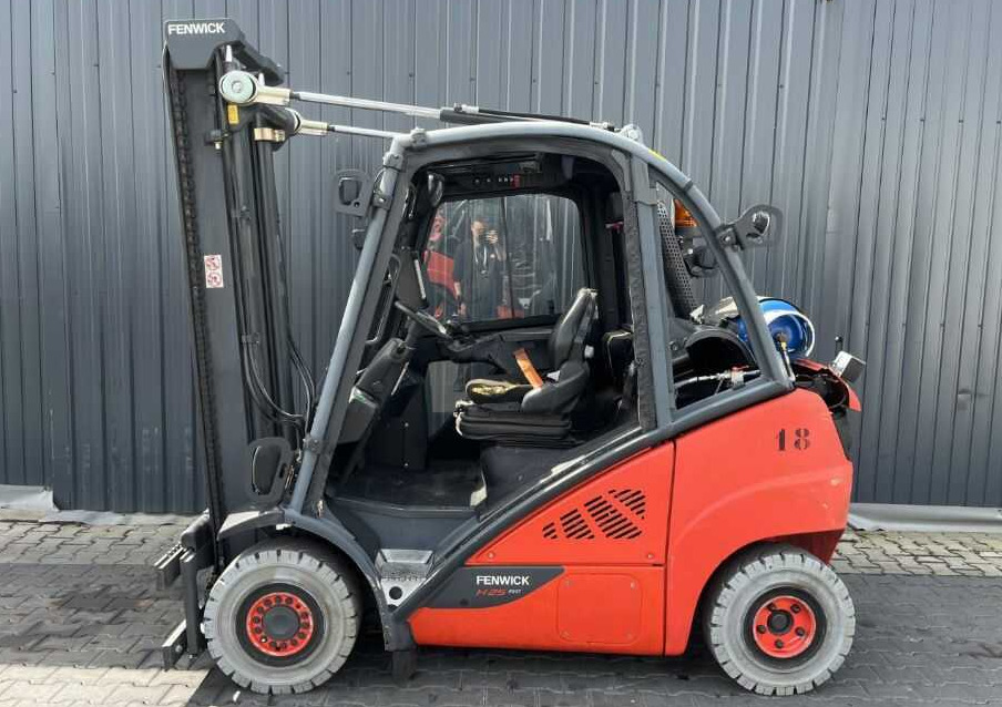 Linde H25T-02 - Empilhador a gás: foto 2 Linde H25T-02 - Empilhador a gás: foto 2