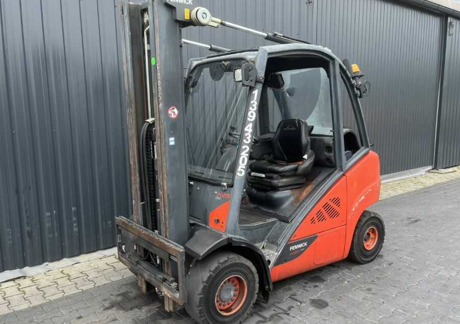 Linde H25T-02 - Empilhador a gás: foto 1 Linde H25T-02 - Empilhador a gás: foto 1