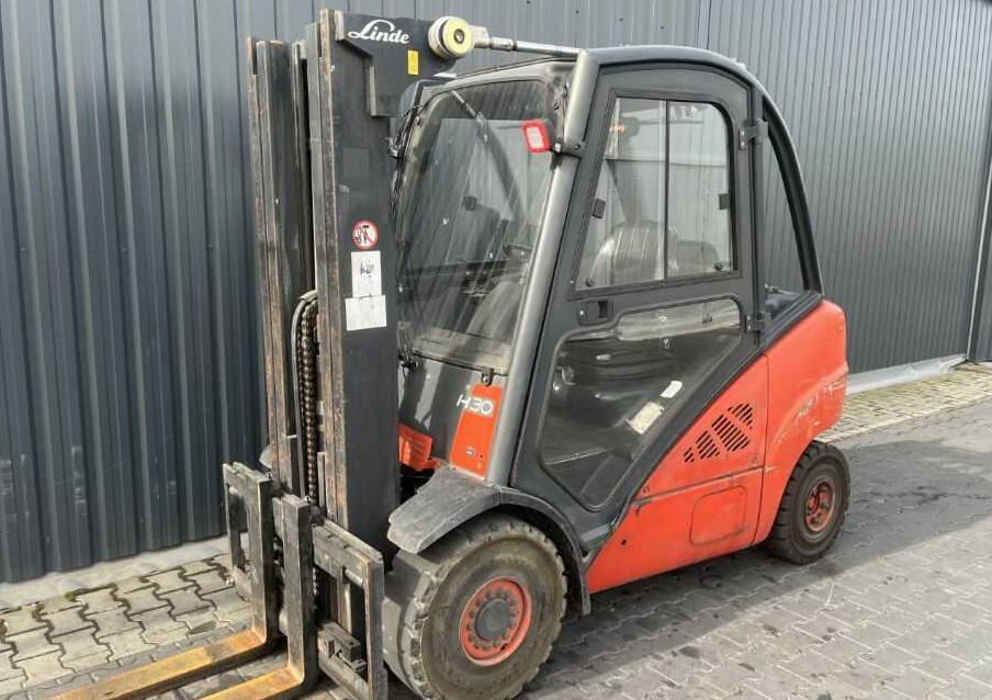 Linde H30D - Empilhador a diesel: foto 1 Linde H30D - Empilhador a diesel: foto 1
