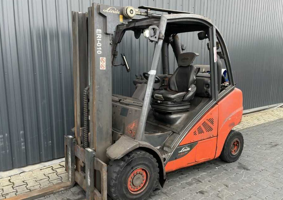 Linde H35T-02 - Empilhador a gás: foto 1 Linde H35T-02 - Empilhador a gás: foto 1
