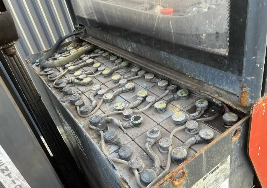 Linde R16HD-01 - Empilhador retráctil: foto 5 Linde R16HD-01 - Empilhador retráctil: foto 5