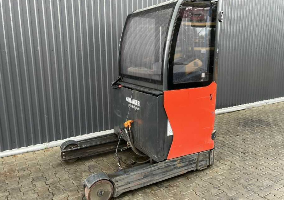 Linde R16HD-01 - Empilhador retráctil: foto 1 Linde R16HD-01 - Empilhador retráctil: foto 1