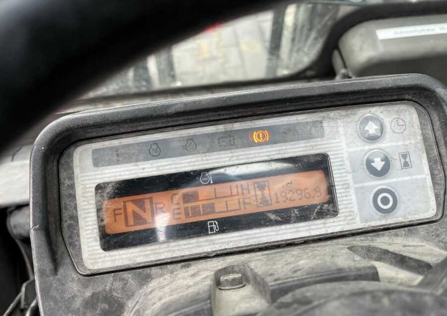 Nissan W1F4A45Y - Empilhador a diesel: foto 5 Nissan W1F4A45Y - Empilhador a diesel: foto 5