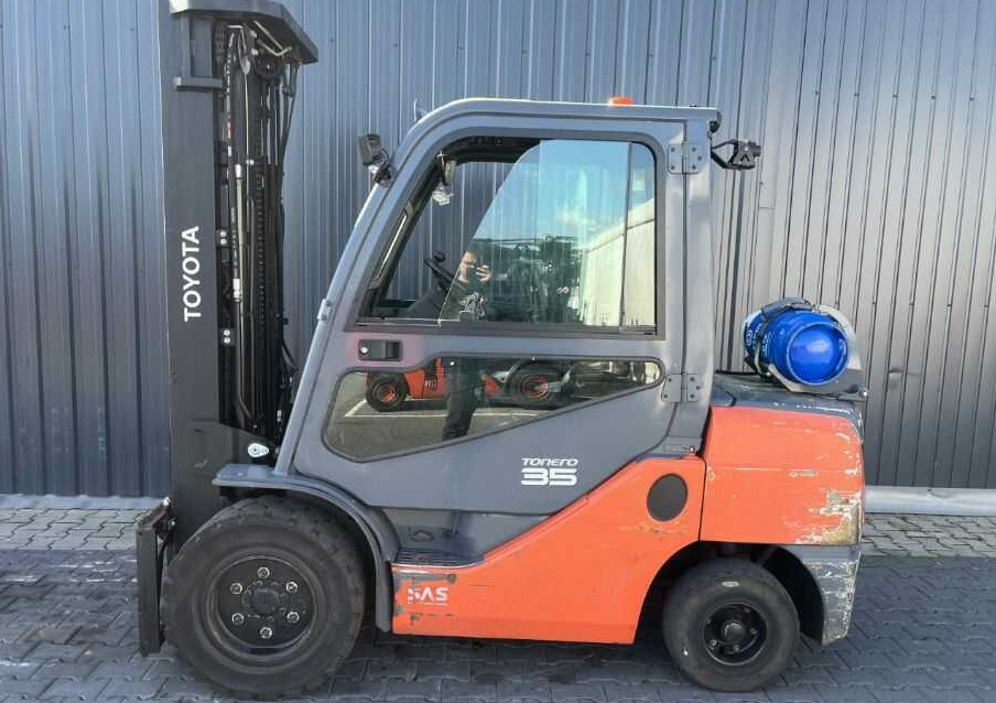 Toyota 8FGJF35 - Empilhador a gás: foto 2 Toyota 8FGJF35 - Empilhador a gás: foto 2