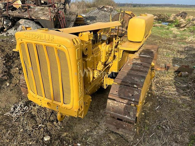 Caterpillar D2 - - Buldôzer: foto 1 Caterpillar D2 - - Buldôzer: foto 1