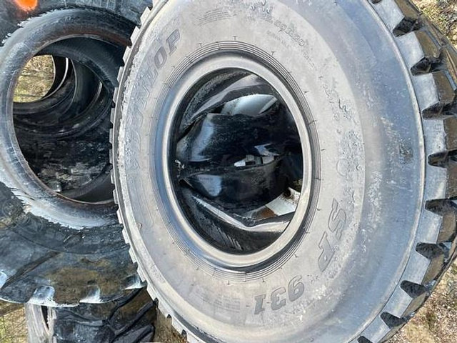 DUNLOP 12.00R20 SP931 - Jantes e pneus: foto 3 DUNLOP 12.00R20 SP931 - Jantes e pneus: foto 3