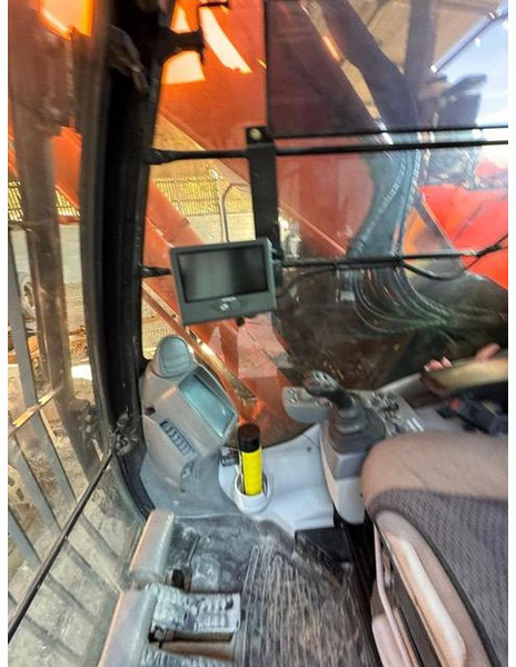 Hitachi ZX225USLC-6 - Escavadora de rastos: foto 5 Hitachi ZX225USLC-6 - Escavadora de rastos: foto 5