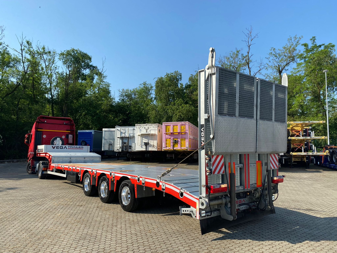 3 AXLE LOWBED (VEGA ITALIANO) - Semi-reboque baixa: foto 5 3 AXLE LOWBED (VEGA ITALIANO) - Semi-reboque baixa: foto 5