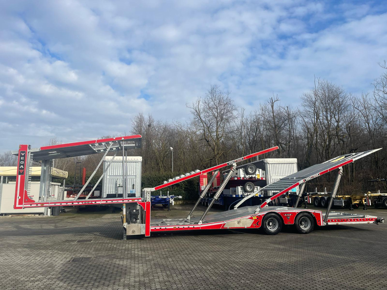 Vega Trailer 2 Axle Jeep Transporter (Vehicles) - Semi-reboque transporte de veículos: foto 1 Vega Trailer 2 Axle Jeep Transporter (Vehicles) - Semi-reboque transporte de veículos: foto 1