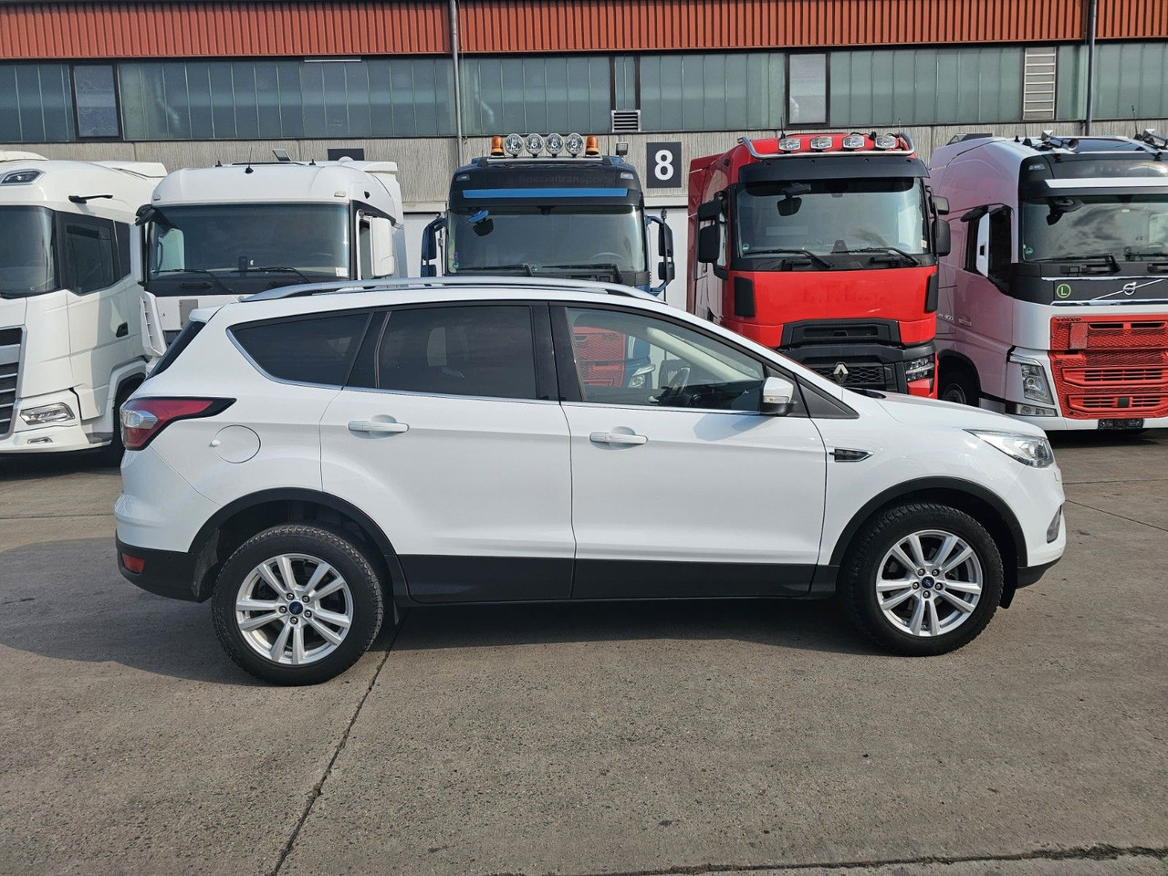 Ford Kuga Cool & Connect - SUV: foto 5 Ford Kuga Cool & Connect - SUV: foto 5