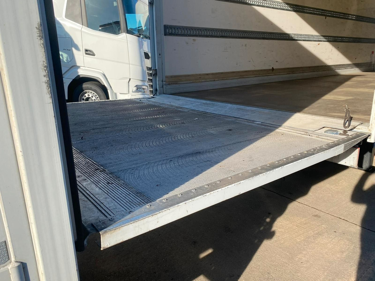 Locação financeira de  Iveco EUROCARGO 120E250 * MOTORSCHADEN * SCHLAFKABINE Iveco EUROCARGO 120E250 * MOTORSCHADEN * SCHLAFKABINE: foto 14