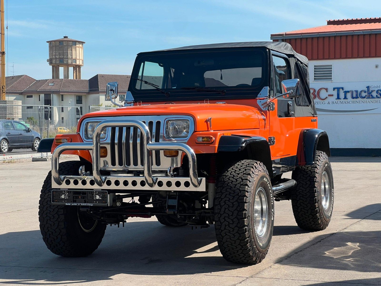 Jeep Wrangler * V8 UMBAU * OLDTIMER * TOP * - SUV: foto 1 Jeep Wrangler * V8 UMBAU * OLDTIMER * TOP * - SUV: foto 1