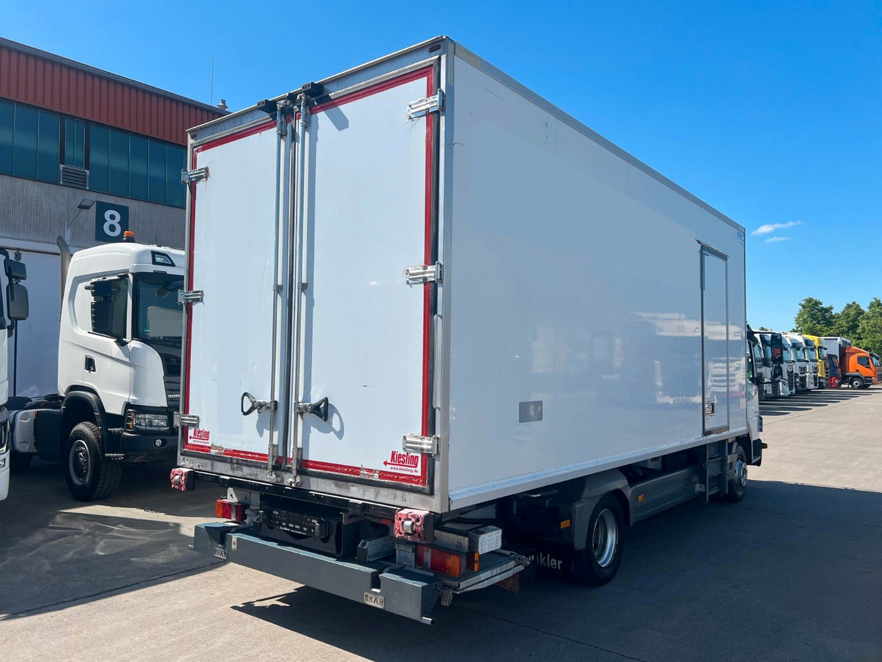 Mercedes-Benz Atego 1224 * KLIMA * THERMO KING * BÄR 1,5t * - Camião frigorífico: foto 4 Mercedes-Benz Atego 1224 * KLIMA * THERMO KING * BÄR 1,5t * - Camião frigorífico: foto 4