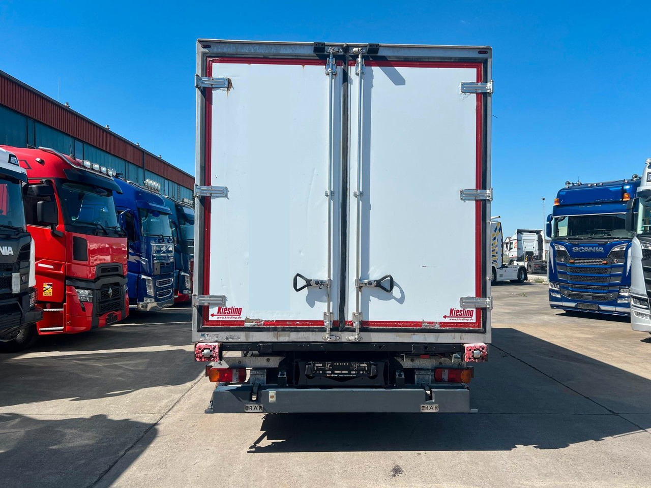 Mercedes-Benz Atego 1224 * KLIMA * THERMO KING * BÄR 1,5t * - Camião frigorífico: foto 5 Mercedes-Benz Atego 1224 * KLIMA * THERMO KING * BÄR 1,5t * - Camião frigorífico: foto 5