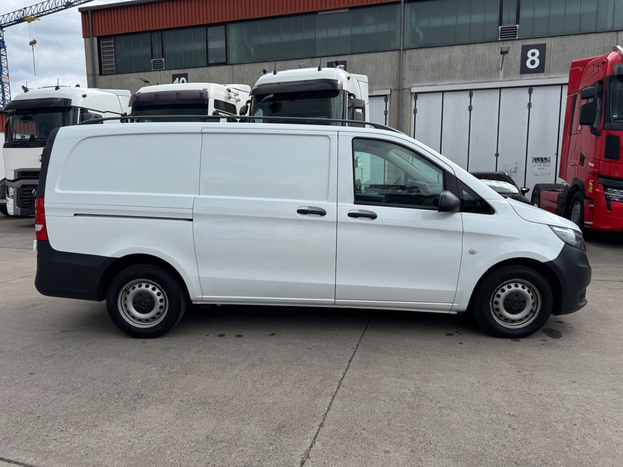 Mercedes-Benz VITO 111 CDI * LANG * KLIMA * SCHIEBETÜR R & L * - Furgão de passageiros: foto 4 Mercedes-Benz VITO 111 CDI * LANG * KLIMA * SCHIEBETÜR R & L * - Furgão de passageiros: foto 4