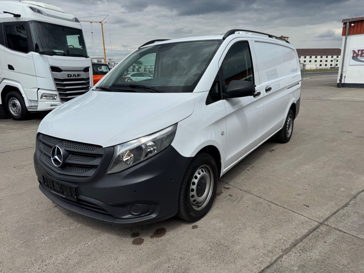 Mercedes-Benz VITO 111 CDI * LANG * KLIMA * SCHIEBETÜR R & L * - Furgão de passageiros: foto 1 Mercedes-Benz VITO 111 CDI * LANG * KLIMA * SCHIEBETÜR R & L * - Furgão de passageiros: foto 1