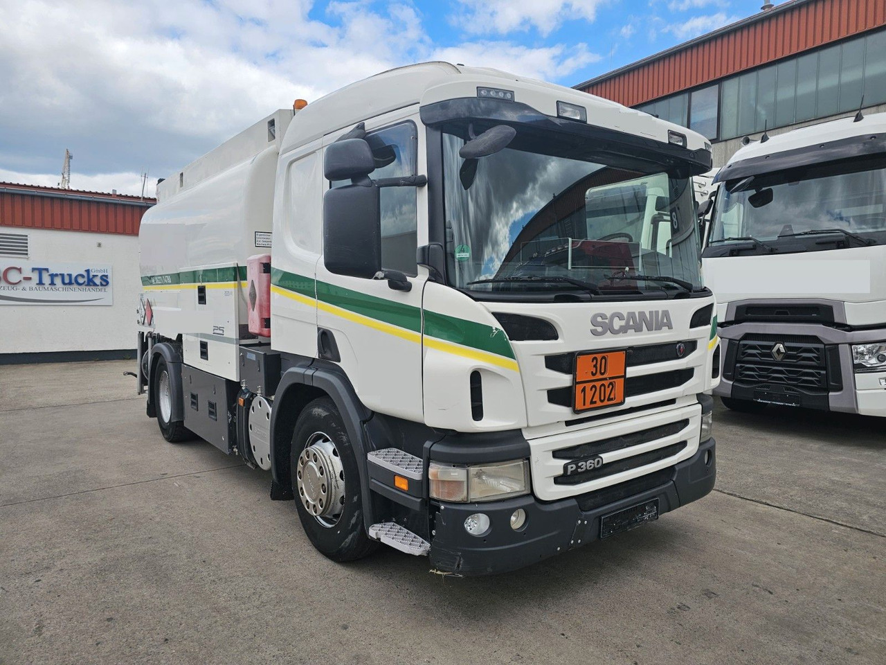 Scania P 360 * OBER/-UNTER * 3 KAMMER * BENZIN * - Camião cisterna: foto 3 Scania P 360 * OBER/-UNTER * 3 KAMMER * BENZIN * - Camião cisterna: foto 3